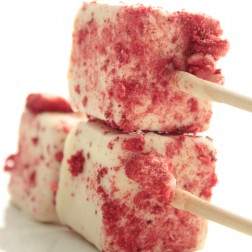 Strawberry Mallow Pops